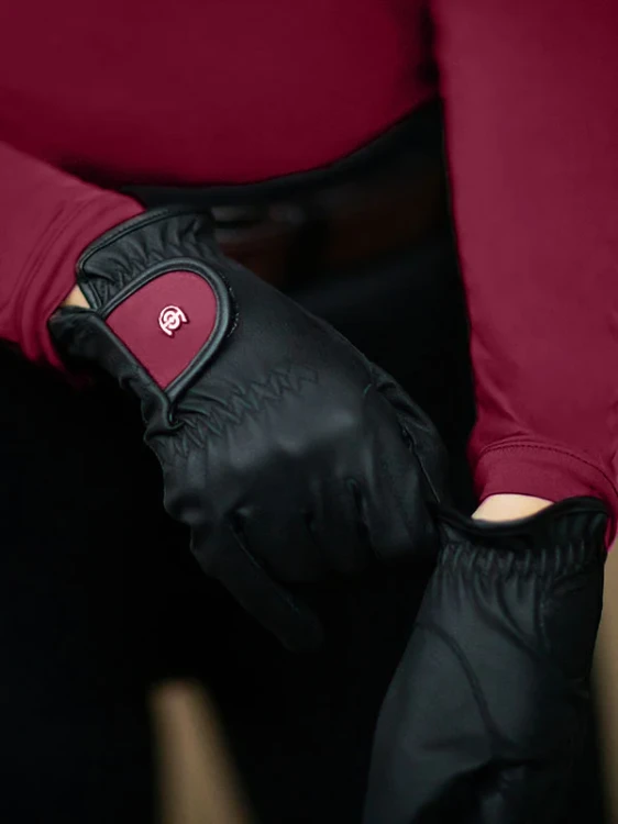 Bordeaux_gloves_baselayer_2_e2.webp