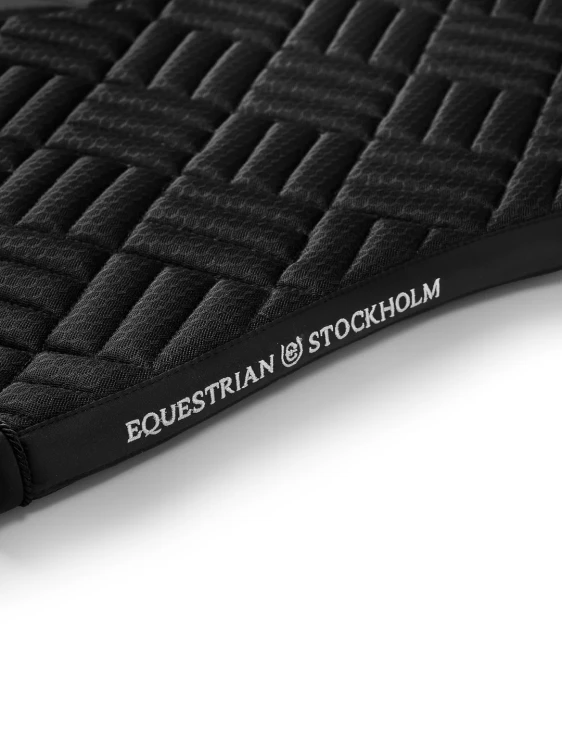 Black_Modern_Saddlepad_Jump_1_2_f8942242-461c-417f-8352-e5196b4641c1.webp