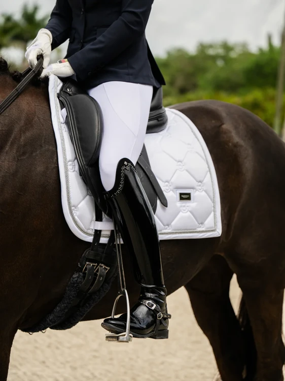 white-perfection-silver_dressage-saddle-pad3.webp
