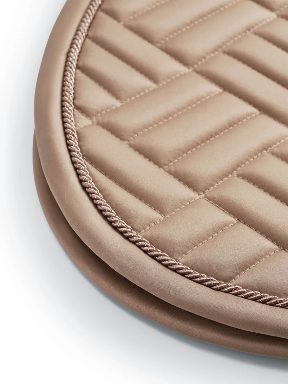 Sand-Modern-SaddlePad-Jump-1-3e-1536x2048.webp