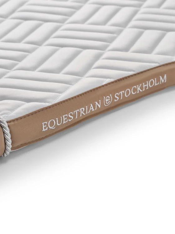 White-Sand-Modern-SaddlePad-Dressage-1-2-1536x2048.webp