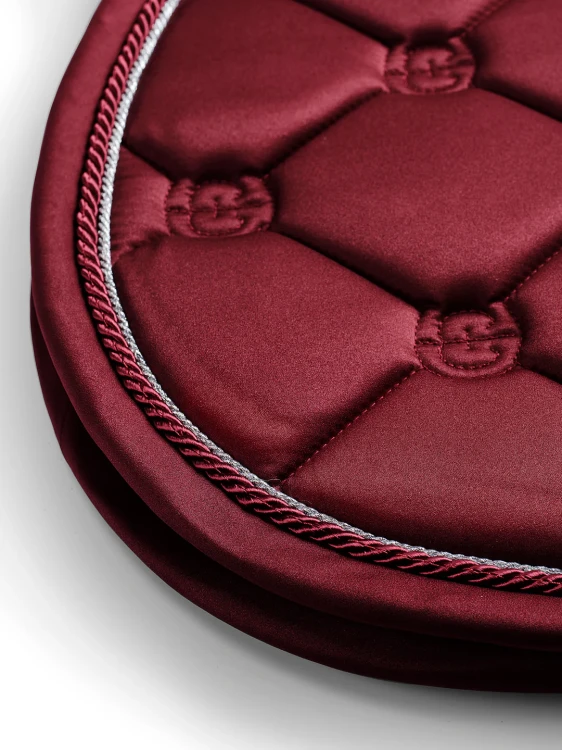 Bordeaux_Classic_SaddlePad_Jump_1_3_2000px.webp