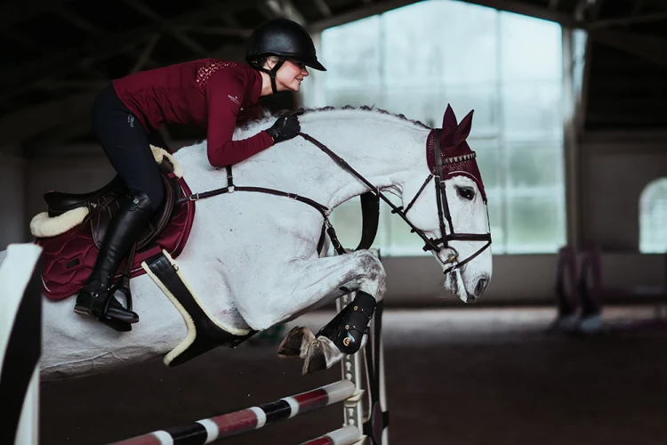 bordeaux-saddle-pad-jump-equestrian-stockholm-4.webp