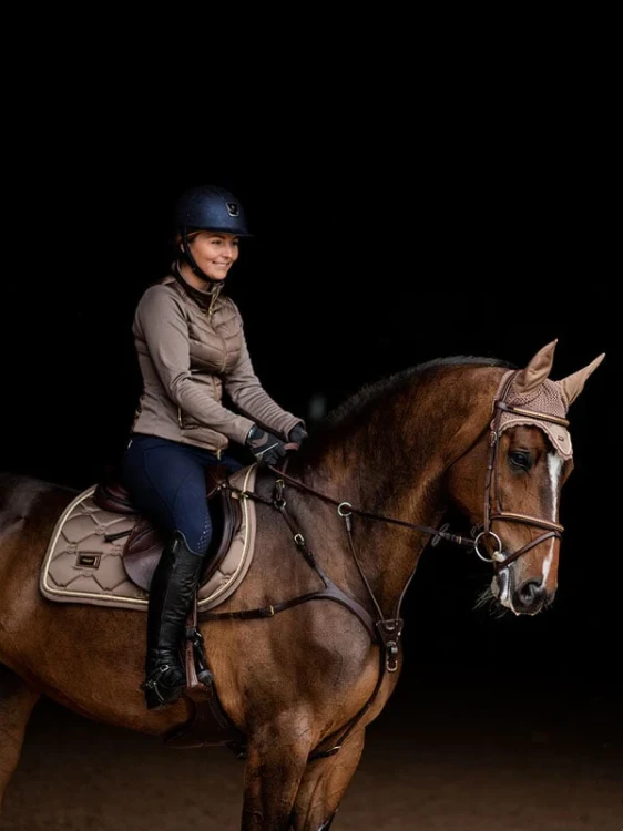 jump-saddle-pad-champagne-esstockholm.webp