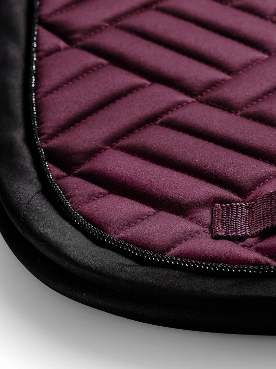 Purple-Night-Modern-dressage-saddle-pad-dressyrschabrak-dressurschabracke-dressuur-zadeldekje-1500x2000-2.webp