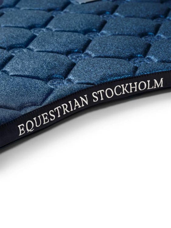 Blue-Meadow-Glimmer-Classic-Saddlepad-Dressage-1-2-2048x1536.webp
