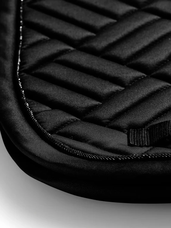Black_Modern_SaddlePad_Dressage_1_2.webp