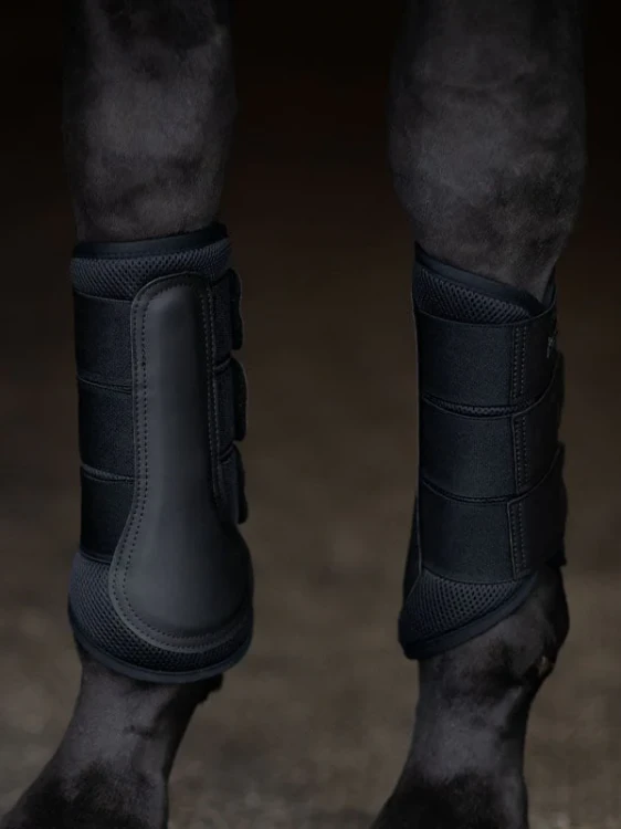all-black-classic-mesh-boots-benskydd-gamaschen-beenbeschermers-hov.webp