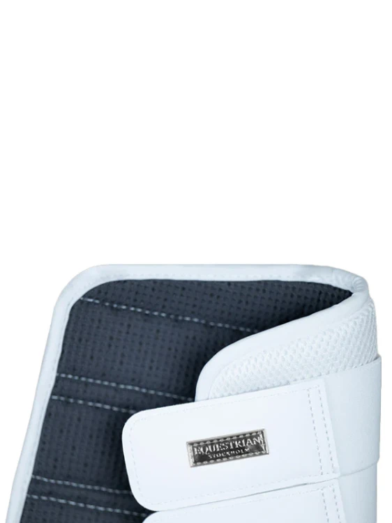 White-silver-webb-detalj2.webp