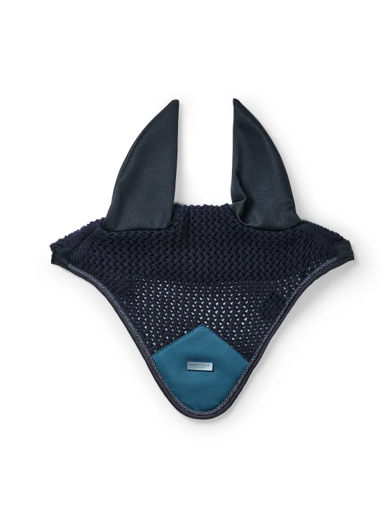 Earbonnet_BlueMeadow_2000px.webp